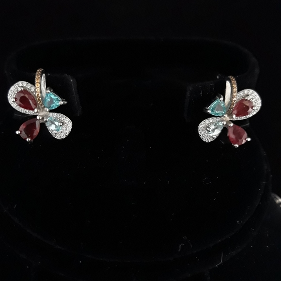 Luxurious Red Blood Ruby and Neon Apatite Set - Picture 10 of 16